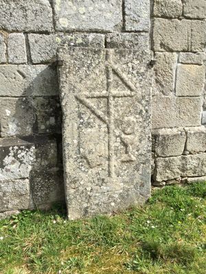 pierre tombale eglise thauron 4